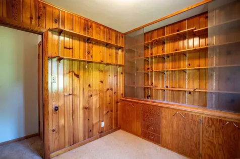 3429 Logan Avenue Waterloo IA 50703