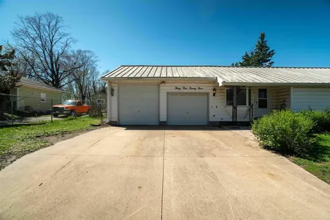 3429 Logan Avenue Waterloo IA 50703