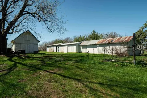 3429 Logan Avenue Waterloo IA 50703