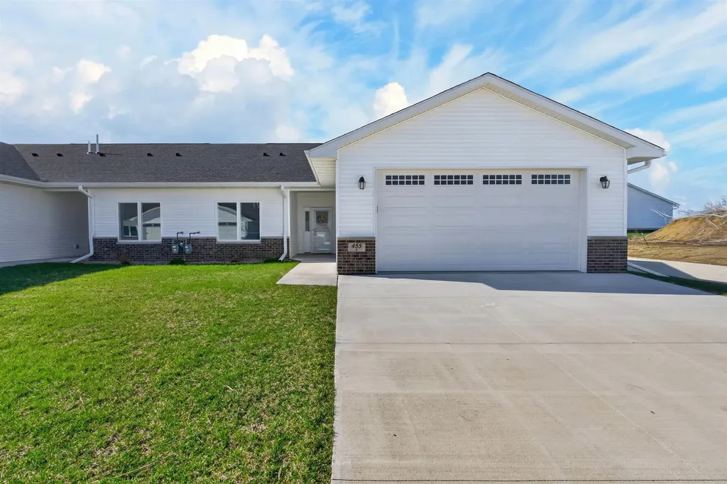 455 Autumn Lane Cedar Falls IA 50613