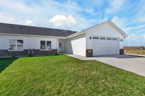 455 Autumn Lane Cedar Falls IA 50613