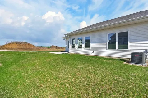 455 Autumn Lane Cedar Falls IA 50613