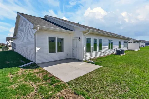 455 Autumn Lane Cedar Falls IA 50613