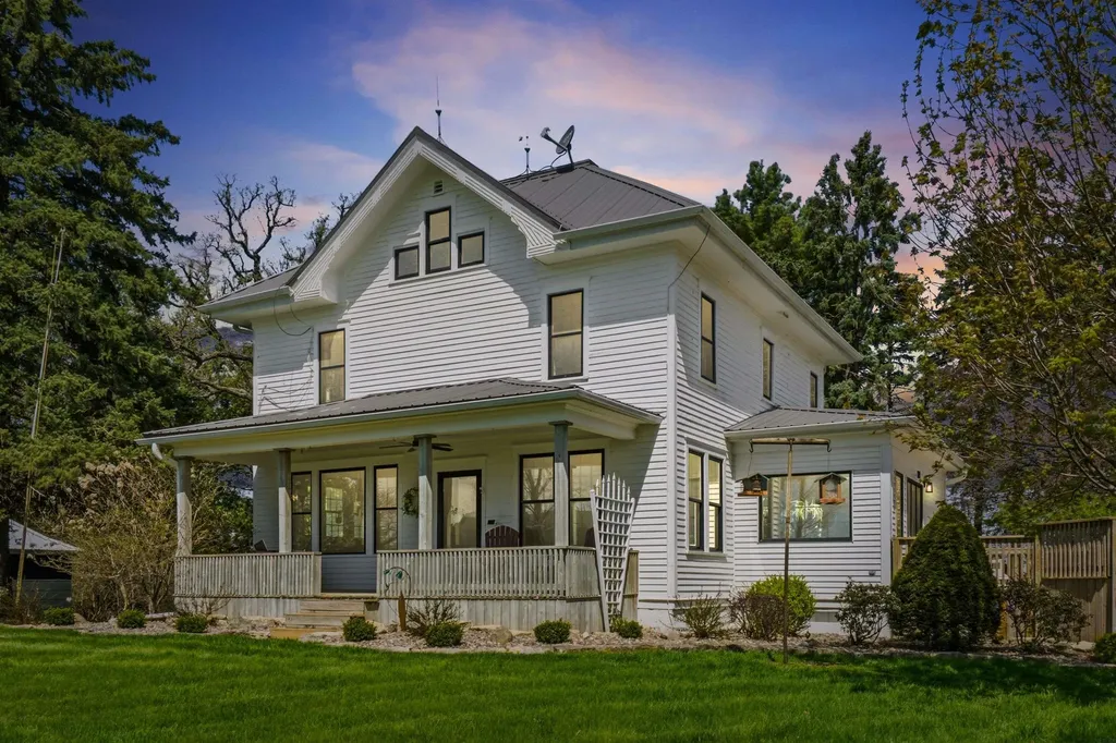 13645 145th Street Postville IA 52162