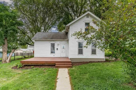 327 W 12th Street Waterloo IA 50702