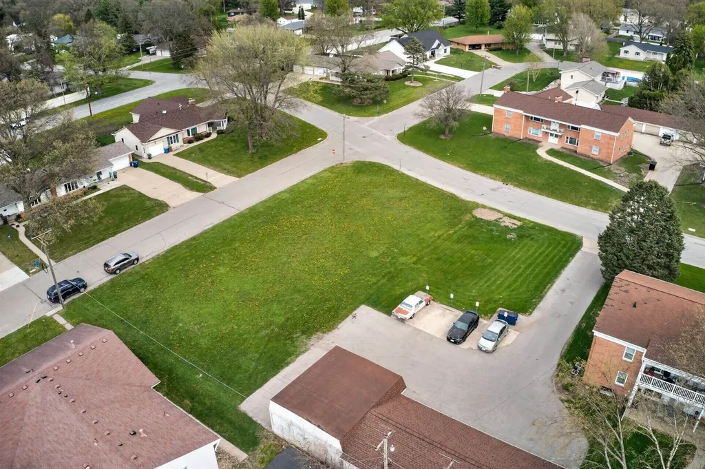 Dixon Drive Waterloo IA 50701