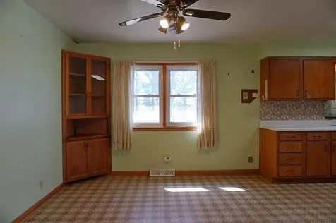 2075 Quail Avenue Charles City IA 50616
