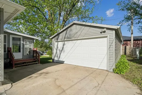940 Littlefield Road Waterloo IA 50701