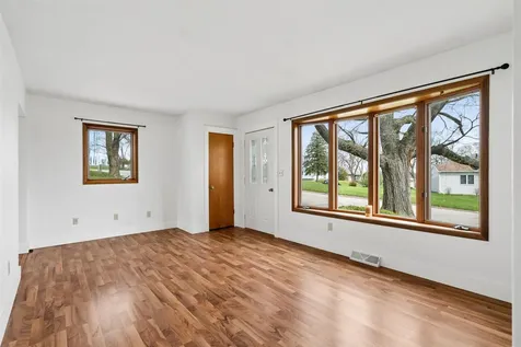 940 Littlefield Road Waterloo IA 50701