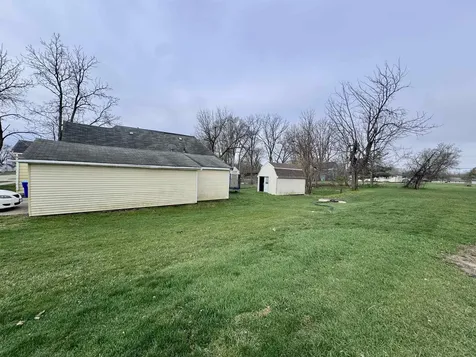 932 S Frederick Avenue Oelwein IA 50662