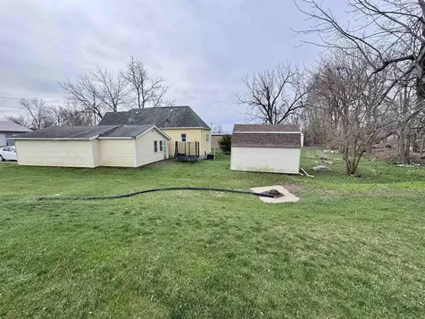 932 S Frederick Avenue Oelwein IA 50662