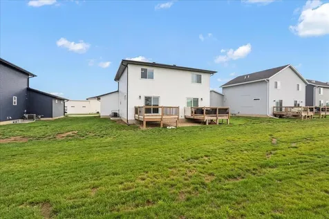 4310 S Mourning Dove Drive Waterloo IA 50702