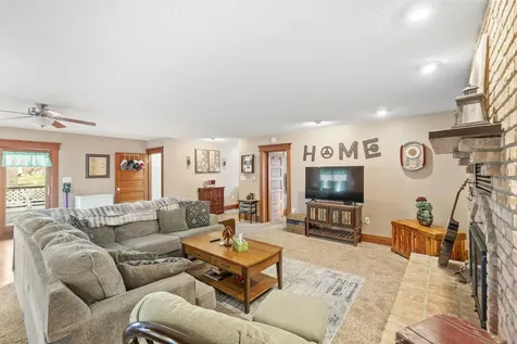 106 W 5th Street Sumner IA 50674