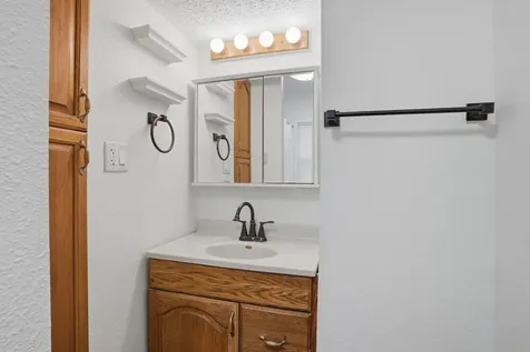 1102 Ohio Street Waterloo IA 50702