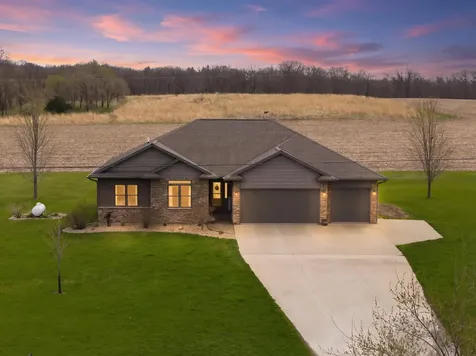 1828 160th Avenue Manchester IA 52057