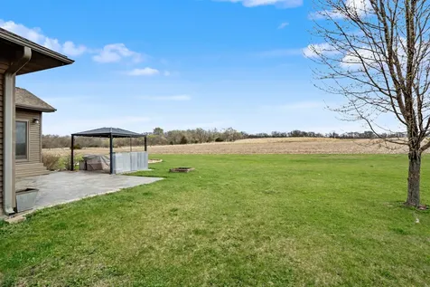 1828 160th Avenue Manchester IA 52057
