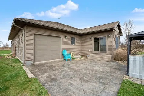 1828 160th Avenue Manchester IA 52057