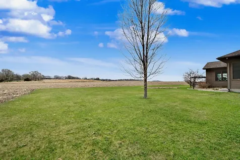 1828 160th Avenue Manchester IA 52057