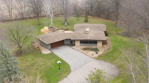 521 Sunset Place Charles City IA 50616