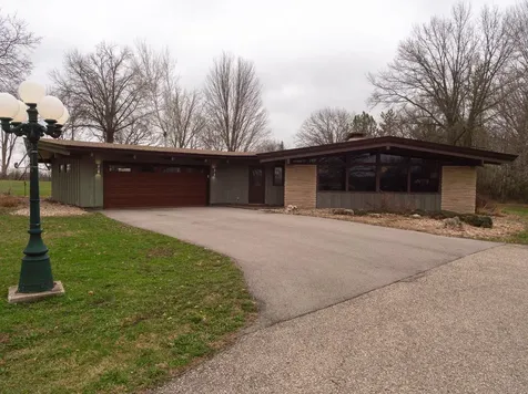 521 Sunset Place Charles City IA 50616