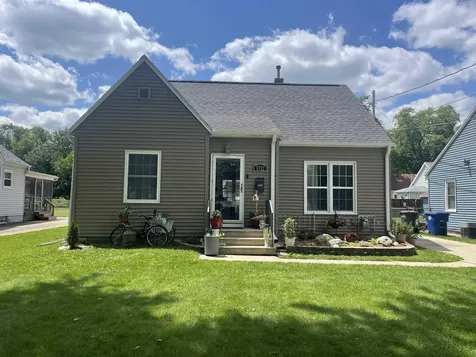 1712 W 7th Street Waterloo IA 50702