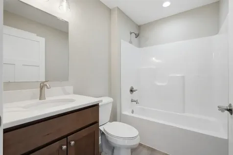 1303 Max Drive Manchester IA 52057