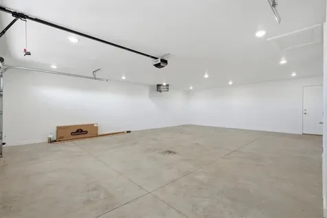 1303 Max Drive Manchester IA 52057