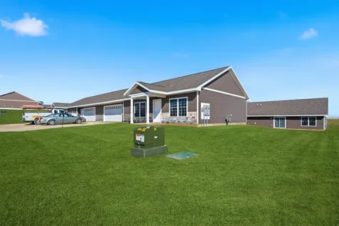 1303 Max Drive Manchester IA 52057