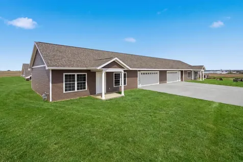 1301 Max Drive Manchester IA 52057