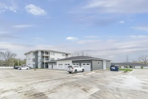 4025 Cedar Heights Drive Cedar Falls IA 50613