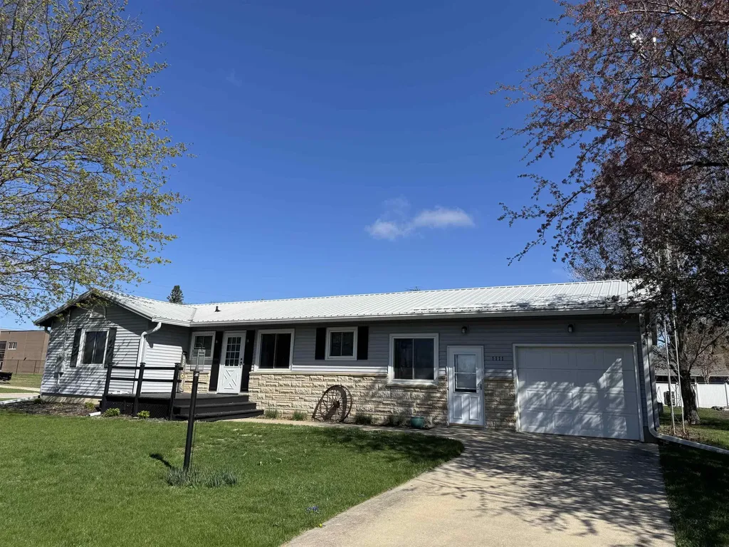 1111 5th Avenue Ackley IA 50601