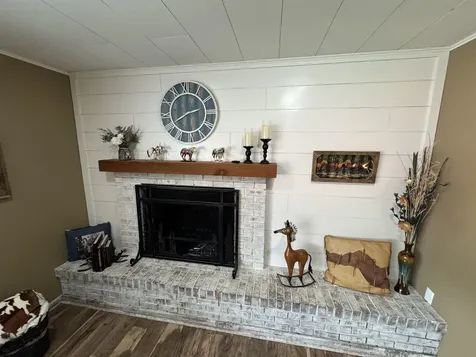 1111 5th Avenue Ackley IA 50601