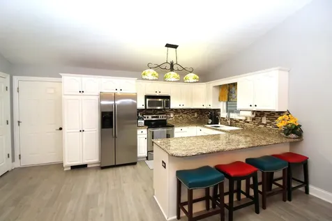 5702 Daisy Drive Waterloo IA 50701