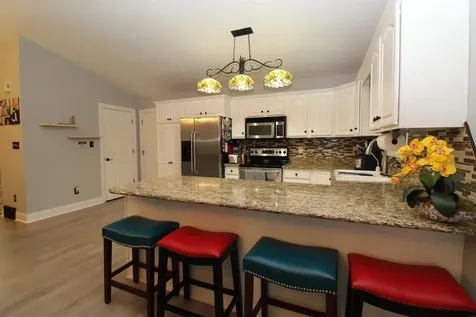 5702 Daisy Drive Waterloo IA 50701