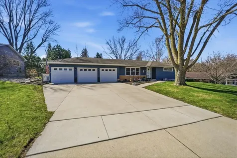 1924 Timberledge Drive Cedar Falls IA 50613