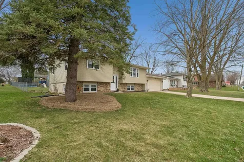 711 Washington Street Denver IA 50622