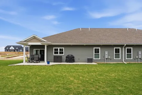 318 S Western Avenue New Hampton IA 50659