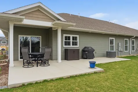 318 S Western Avenue New Hampton IA 50659