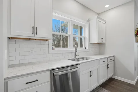 318 S Western Avenue New Hampton IA 50659