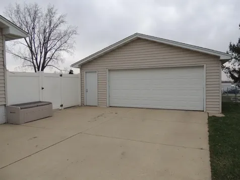 5827 Dahlia Boulevard Waterloo IA 50701