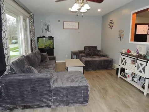5827 Dahlia Boulevard Waterloo IA 50701