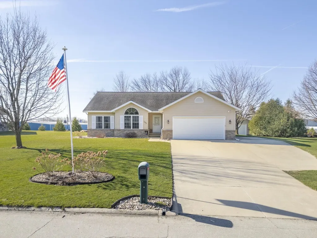 109 Meadow Lane Drive Sumner IA 50674