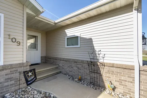 109 Meadow Lane Drive Sumner IA 50674