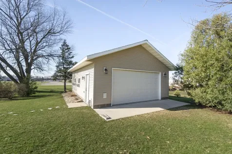 109 Meadow Lane Drive Sumner IA 50674