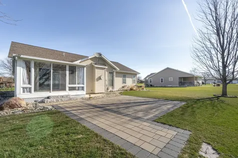 109 Meadow Lane Drive Sumner IA 50674