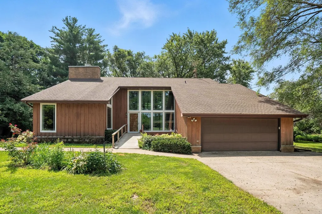 2488 239th Street New Hampton IA 50659