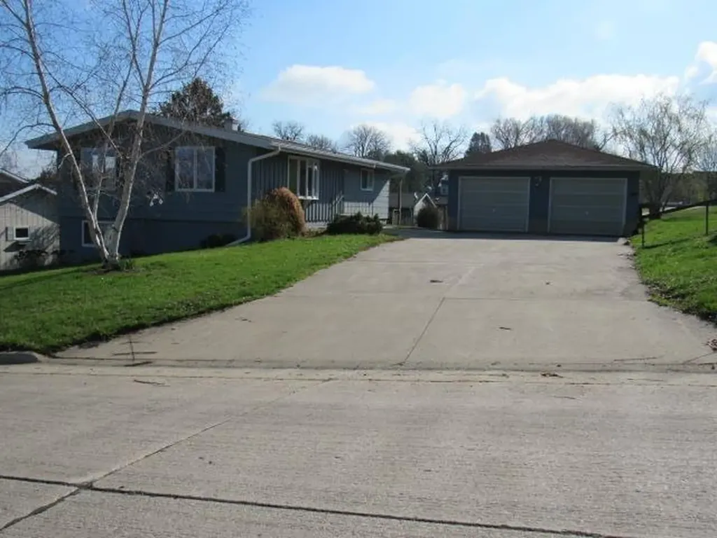 216 Celgo Avenue Monticello IA 52310