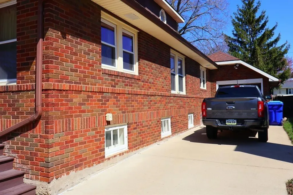 127 7th Avenue Oelwein IA 50662