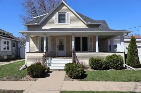 111 1st Street Oelwein IA 50662