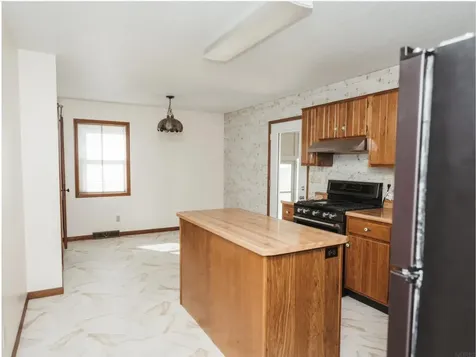 202 SW 2nd Street Elkader IA 52043